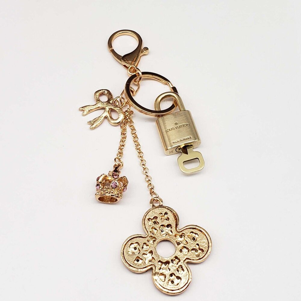 Louis Vuitton Gold Lock 🔑 Authentic LV Padlock + Bag Unbranded Flower Charm - Picture 8 of 9